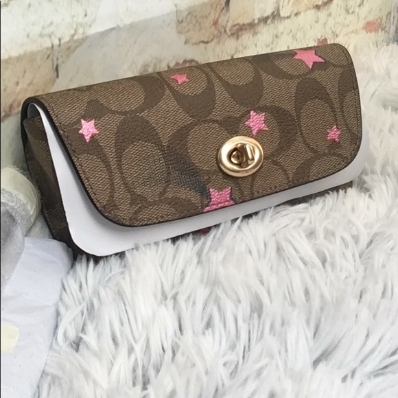 Sunglass Case In Signature Canvas With Star Print - Picture 2 of 7